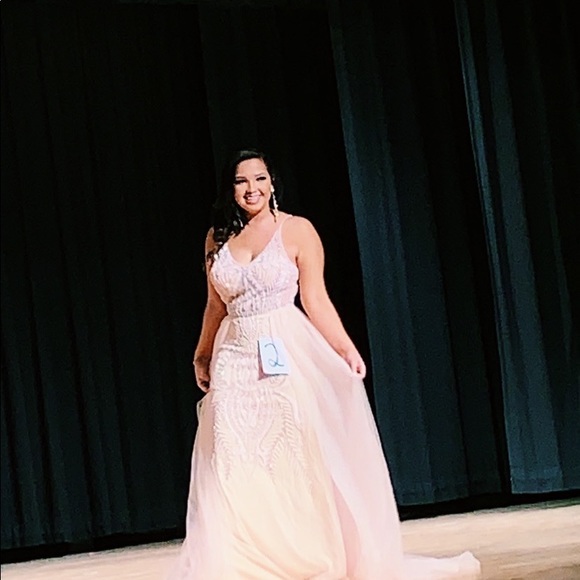 beautiful pageant gown - Picture 3 of 4